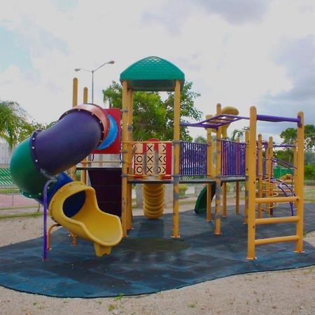 Casa Guerra En Maderos Residencial -Ideal Para Familias كانكون المظهر الخارجي الصورة