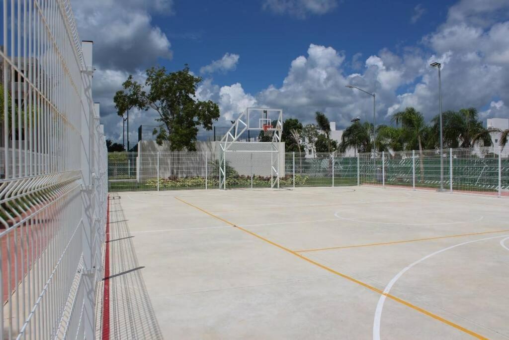 Casa Guerra En Maderos Residencial -Ideal Para Familias كانكون المظهر الخارجي الصورة